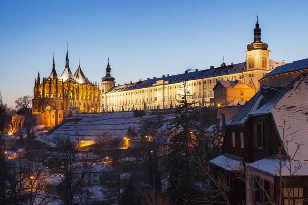 Ehemaliges Jesuitenkolleg und die Kirche des Hl. Barbara in Kutna Hora — Stockfoto