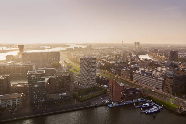 Luchtfoto panorama van Rotterdam bij zonsondergang — Stockfoto