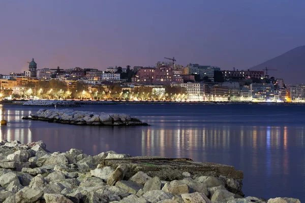 Panorama na Neapol i Wezuwiusz w nocy — Zdjęcie stockowe