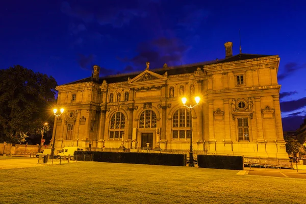 Stara Biblioteka na Place de Verdun w Grenoble — Zdjęcie stockowe