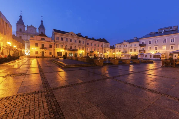 Chuva na Praça do Mercado em Piotrkow Trybunalski — Fotografia de Stock