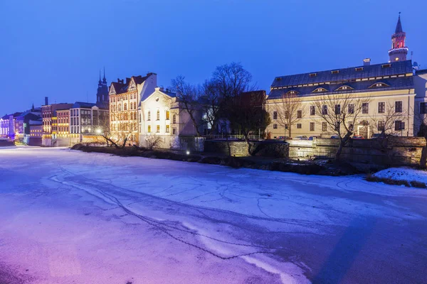Vieille ville d'Opole en face de la rivière Oder — Photo