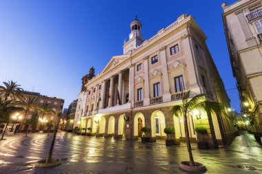 Cadiz belediye binasına Plaza San Juan de Dios