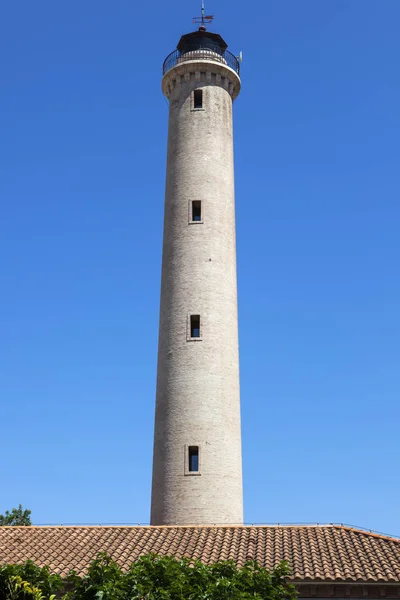 Canet Leuchtturm und blauer Himmel — Stockfoto
