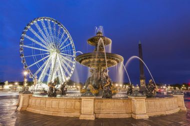 Fontaine des Fleuves ve Place de la Concorde dönme