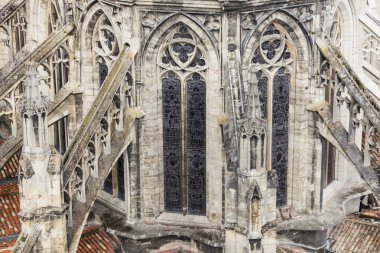 Bordeaux 'daki Place Pey-Berland' daki Saint Andre Katedrali 