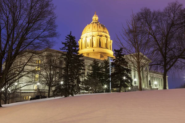 Jefferson City, Missouri - State Capitol Binası girişinde — Stok fotoğraf