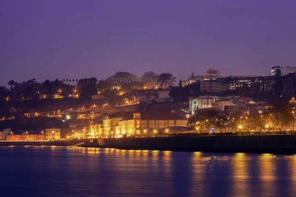 Centre historique de Porto près de la rivière Douro — Photo