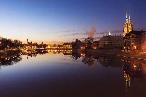 Geceleri Wroclaw katedral ve şehir panoraması — Stok fotoğraf