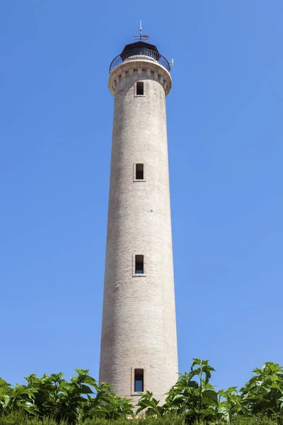 Canet farol e céu azul — Fotografia de Stock