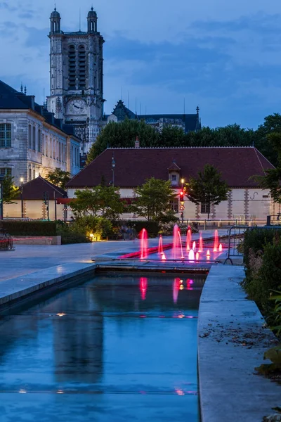 Cathédrale de Troyes la nuit — Photo