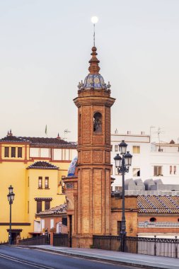 Şapel Carmen ve Isabel II Köprüsü Seville