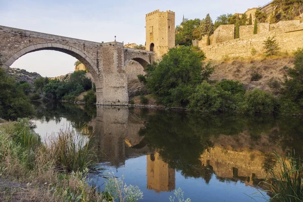 Ponte Alcantara em Toledo — Fotografia de Stock