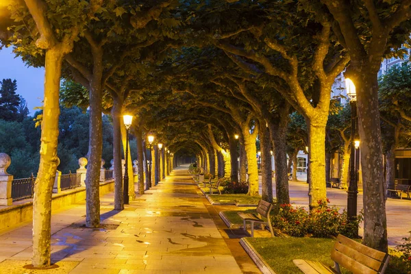 Parque em Burgos à noite — Fotografia de Stock