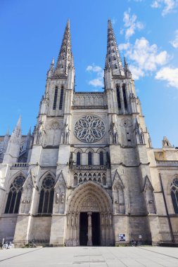 Bordeaux 'daki Place Pey-Berland' daki Saint Andre Katedrali 