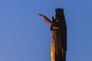 Notre Dame des Dunes statue in Poitiers