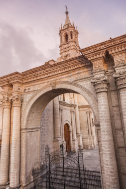 Plaza de Armas Arequipa içinde Katedrali