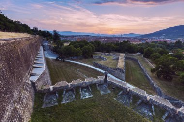Eski şehir surları Pamplona