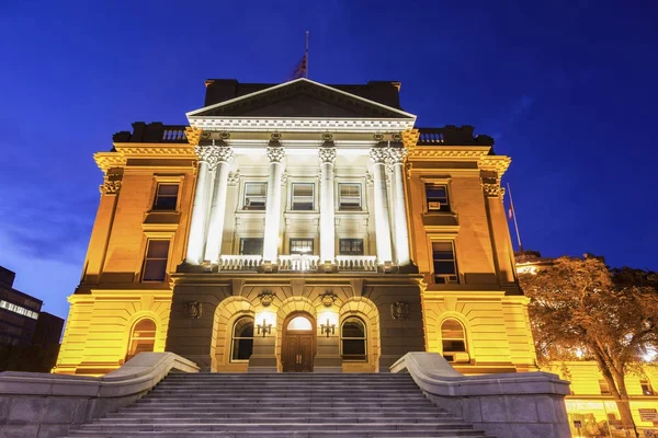 Alberta Legislative Building at night