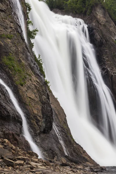 魁北克省的蒙特卡洛瀑布 — 图库照片