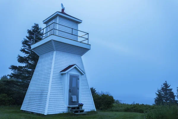 Harbour folyosón laptartományon hátsó világítótorony Nova Scotia — Stock Fotó