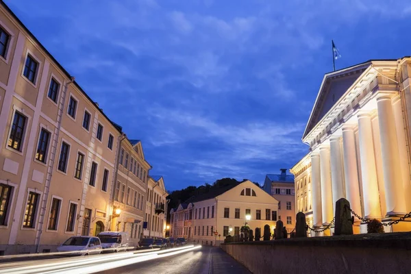 Uniwersytet w Tartu i ulicy ruchu — Zdjęcie stockowe