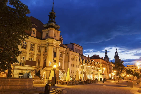 Legnica Rathaus am Abend — Stockfoto