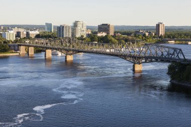 Ottawa ile Gatineau Alexandra Köprüsü 