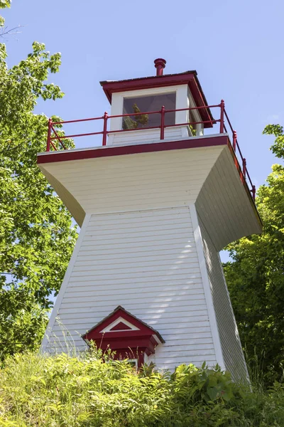 Victoria kikötő sor hátsó Lighthouse, a Huron-tó — Stock Fotó