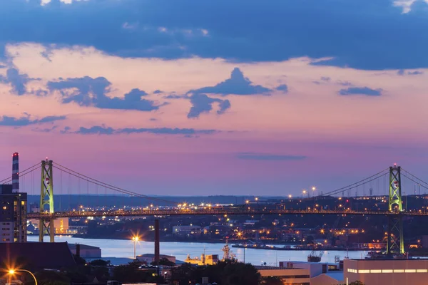 Angus L. Macdonald Bridge in Halifax — Stockfoto