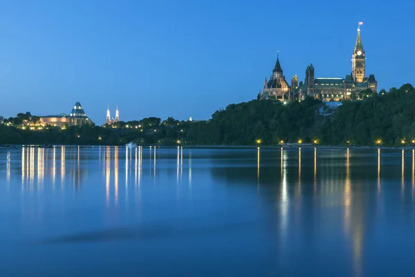 Parlamento Hill ve Ottawa Nehri — Stok fotoğraf