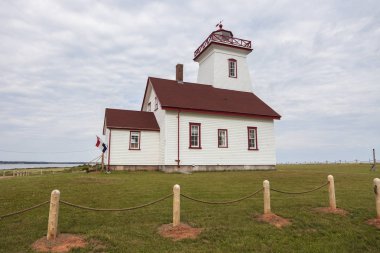 Ahşap Adaları aralığı arka Prince Edward Island deniz feneri. Prince Edward Island, Kanada.