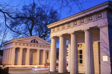 Düsseldorf'Ratingen kapısı. Düsseldorf, Kuzey Ren-Vestfalya, Almanya.