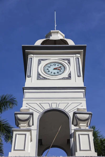 Часовая Башня Ахуачапане Ахуачапан Ахуачапан Сальвадор — стоковое фото