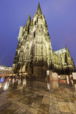 Köln Katedrali, günbatımı