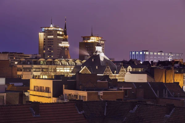 Панорама Hasselt вночі — стокове фото