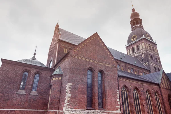 Riga kathedraal in het centrum van de stad — Stockfoto