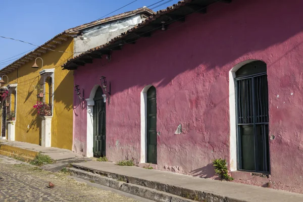 Architettura colorata di Suchitoto — Foto Stock