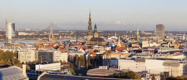 De kerk van St. Peter in Riga — Stockfoto