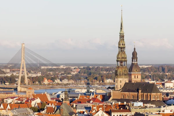 De kerk van St. Peter in Riga — Stockfoto