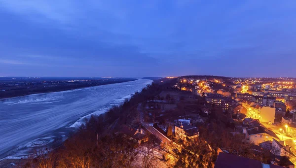 Ijs drijvend op de rivier Vistula in Grudziadz — Stockfoto