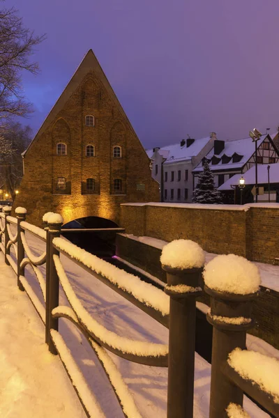 Malý mlýn v Gdaňsku v noci — Stock fotografie