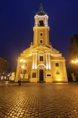 Torun gece kilisede kutsal ruh 