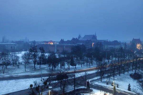 Старый город Торунь ночью — стоковое фото