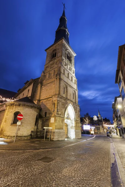 Sint Truiden şafakta kilisede — Stok fotoğraf