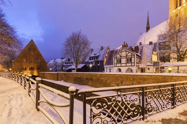 Molino pequeño en Gdansk por la noche —  Fotos de Stock