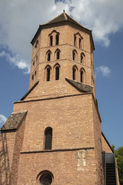 Szeged 'deki Meryem Ana Katedrali' nin çan kulesi. — Stok fotoğraf