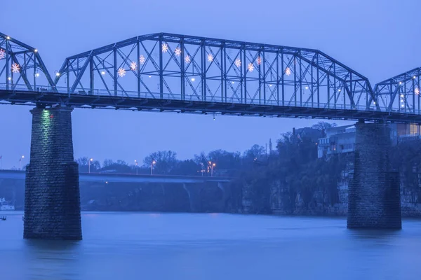 Walnut Street Bridge в Чаттануга — стокове фото