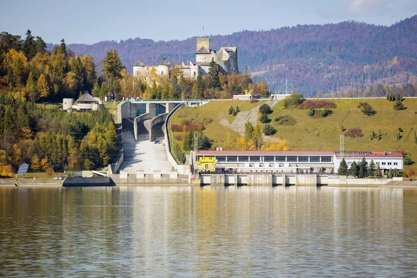 Nietzica Burg und Staudamm — Stockfoto