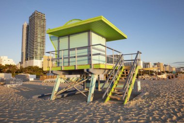 Miami Beach 'te cankurtaran kulübesi.